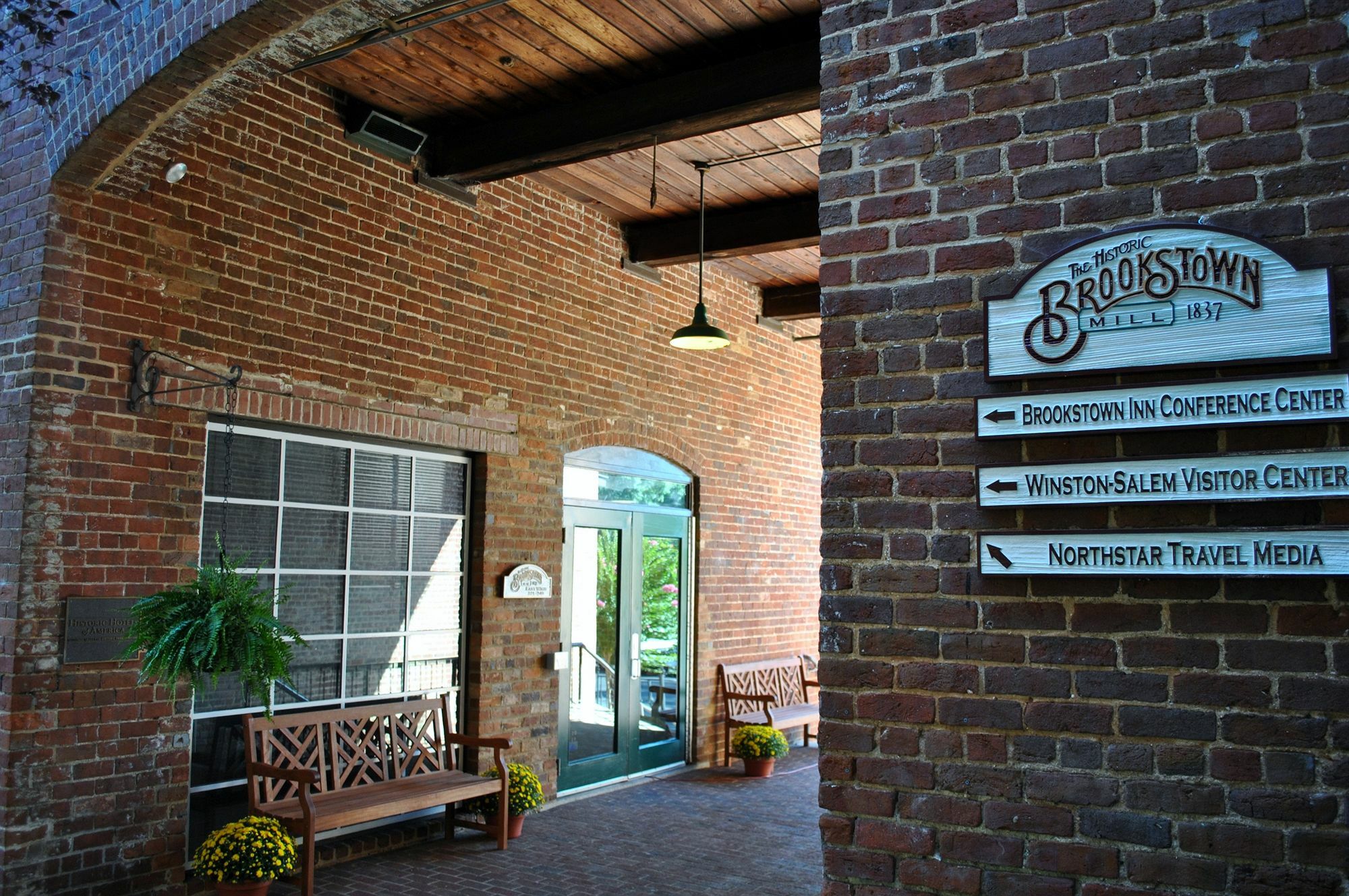 The Historic Brookstown Inn, Trademark Collection By Wyndham Уинстон-Сейлем Экстерьер фото